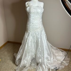 Custom wedding dress NWOT